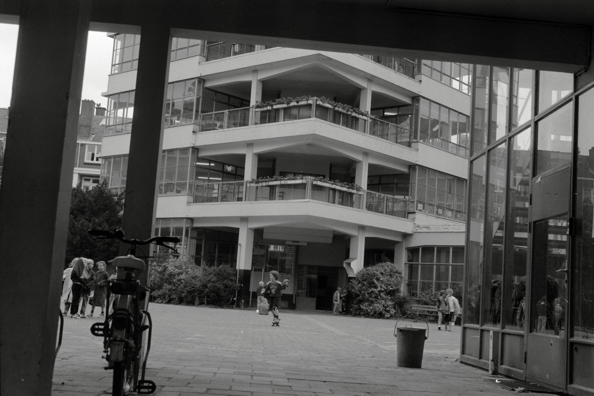 AHP F1992 06 004 sc250507 img37 NLP